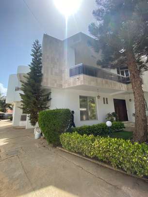 Maison à louer aux Almadies image 12