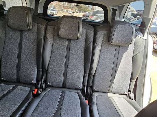 Peugeot 5008 image 3