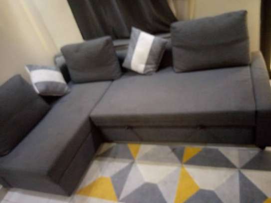 Canapé neuf de couleur grise image 2