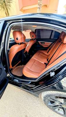 BMW 320I XDRIVE image 9