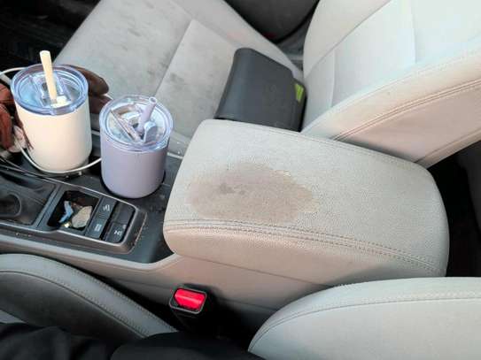 Je vend ford escape automatic essence climatisé année 2014 image 6