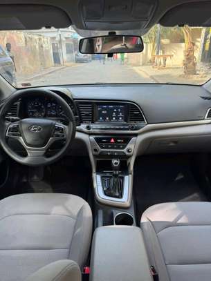 Hyundai Elantra image 8