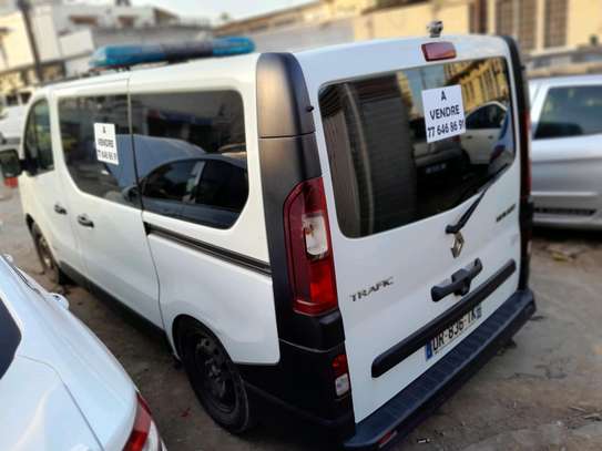 Renault trafic 2016 image 3