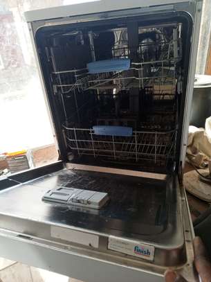 Lave-vaisselle Indesit à vendre image 2