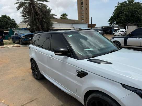 LOCATION : Range Rover Sport 2022 image 4