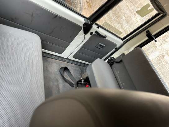 Toyota Land Cruiser HardTop 76 image 10