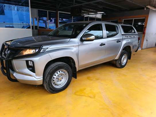 Mitsubishi L200 année 2022 image 8