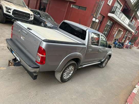 toyota hilux image 13