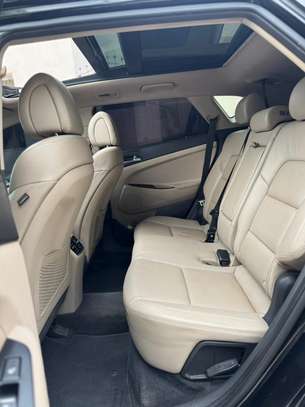 Hyundai Tucson Limited image 6