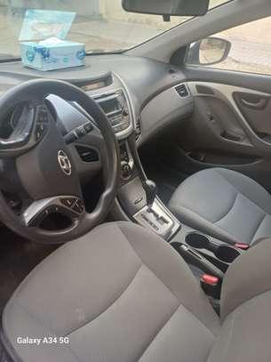 Hyundai elantra 2013 excellent état image 3