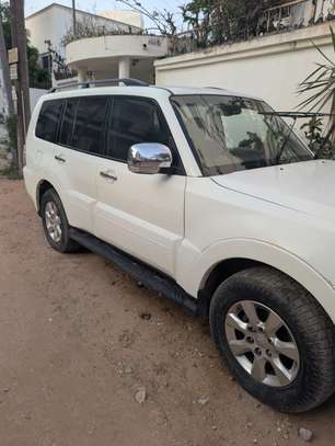 Mitsubishi Pajero image 5