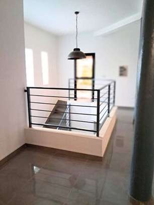 ESPACIEUSE VILLA DE 5 CHAMBRES AU COEUR DE SALY image 12