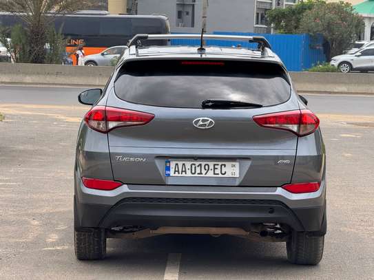 Hyundai Tucson 2016 essence 2.0L AWD image 3