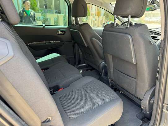 LOCATION DE VOITURE PEUGEOT 5008 image 3