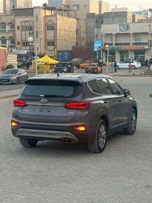 Hyundai santafe 2019 image 4