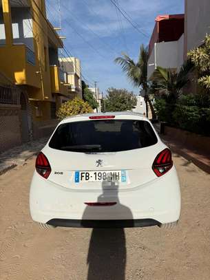 Peugeot 208 Gt image 5