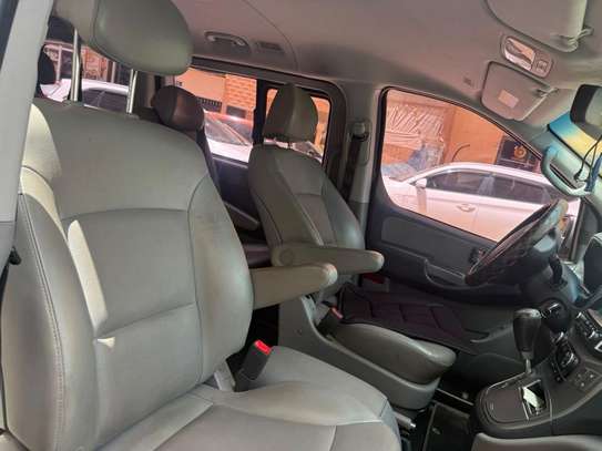 Hyundai Starex 2018 9 Places image 6