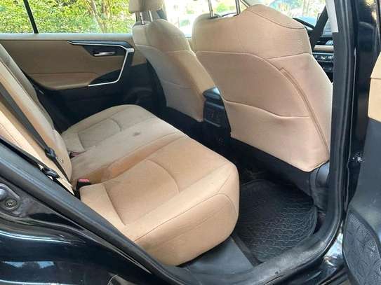 Toyota RAV4 2020 image 8