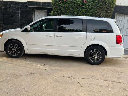 DODGE GRAND CARAVANE 7 places 2017 image 9