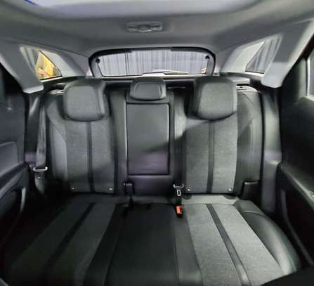 Peugeot 3008 SUV compact rouge automatique image 9