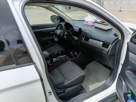 Mitsubishi Outlander 7places 2016 image 9