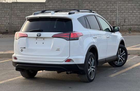 Toyota rav4 2017 AWD image 6