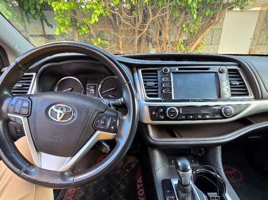 Toyota Highlander 7 places image 2