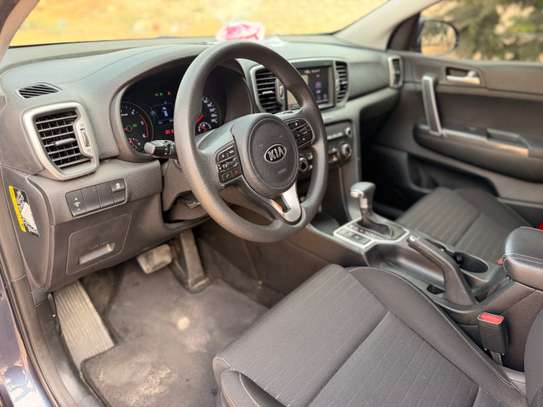 KIA SPORTAGE DIESEL 2017 image 4