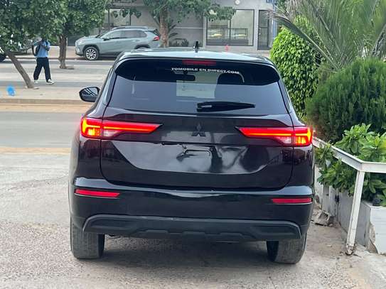 MITSUBISHI OUTLANDER 7 PALCES 2022 image 4