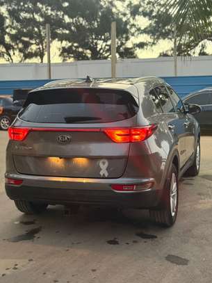 KIA SPORTAGE image 3