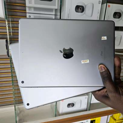 Ipad 6th 32g image 2