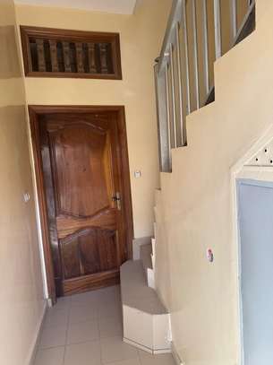 Appartement de 3 chambres a ZAC MBAO image 9