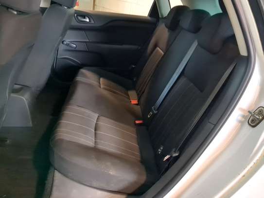 Citroën C4 sous douane image 5