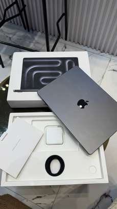 Macbook Pro M5 1Tera image 2
