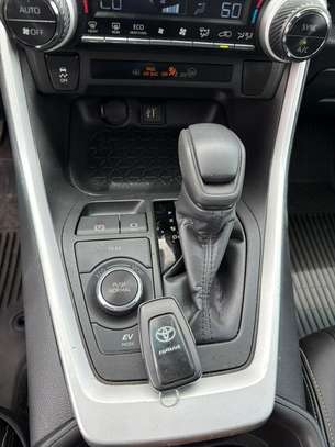 Toyota rav 4 année 2024 image 3