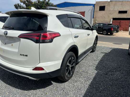 2018 RAV4 image 7
