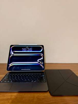 iPad Pro 13 M4 + Magic Keyboard + Apple Pencil Pro + Pitaka image 2