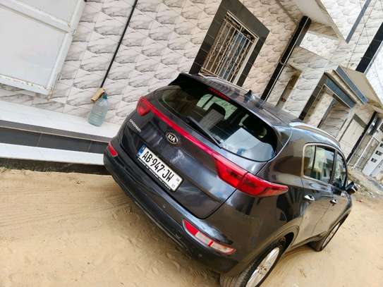 Kia Sportag 2017 Automatic Essence 4 cylinder image 2