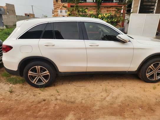 Mercedes benz GLC300 image 6