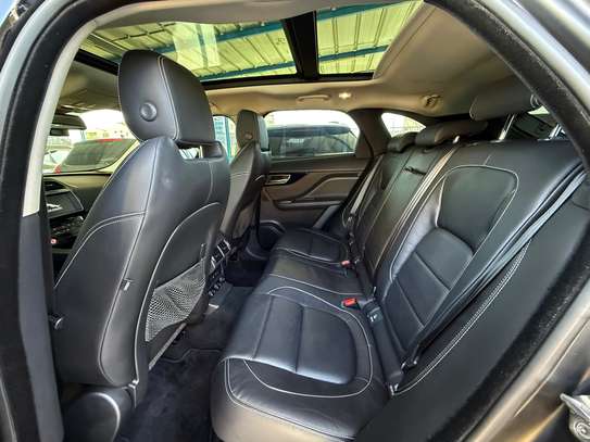 Jaguar F-Pace Sport essence Full options image 7