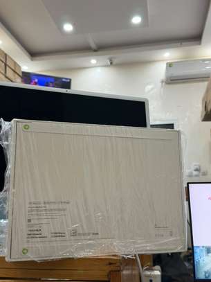 MacBook Pro 16" M5 Max (36 Go RAM / 2 To SSD) image 5