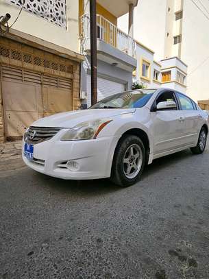 Nissan Altima image 17