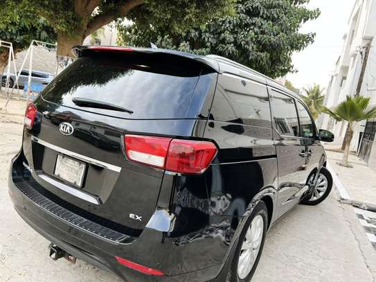 KIA SEDANO 8 places luxury image 3