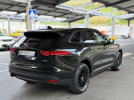 Jaguar F-pace 2017 image 7