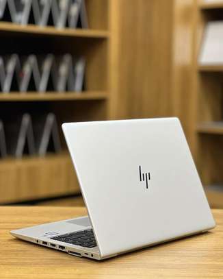 HP EliteBook 840 G5 image 2