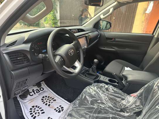 Location pick up Toyota Hilux 2024 image 2
