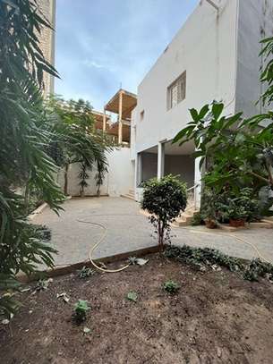 Grande villa à vendre à la Cité Keur Gorgui image 9