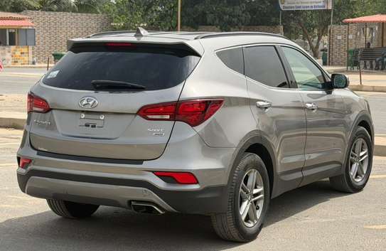 HYUNDAI SANTAFE 2017 image 4
