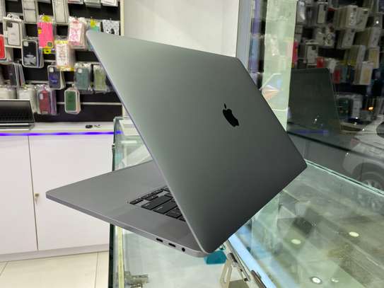 MacBook Pro 16 pouces i7 32Go 512Go SSD image 4