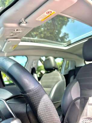 PEUGEOT 2008 image 6